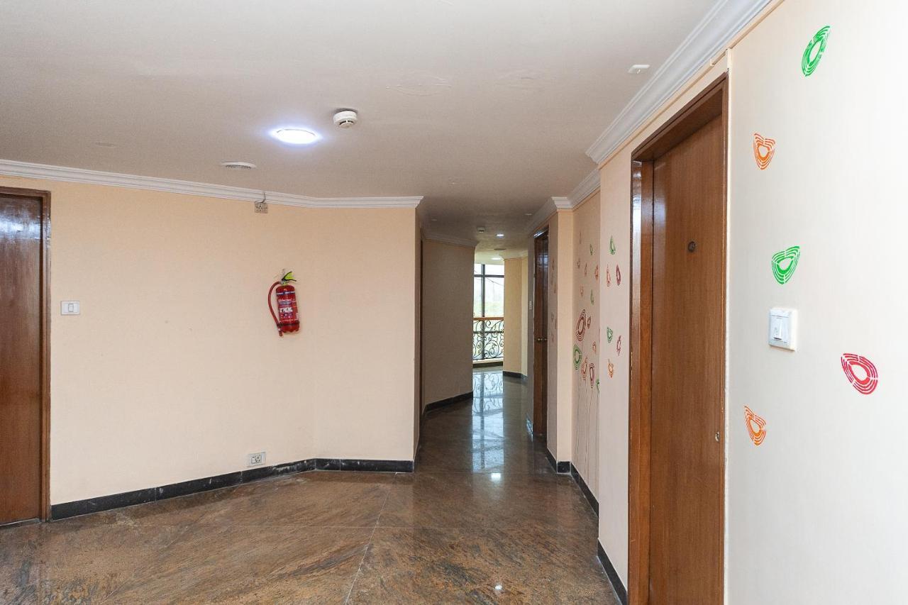 Hotel Manhattan Chennai Exterior photo